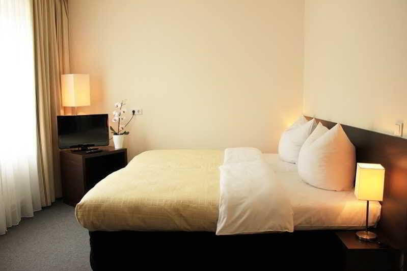 Hotel Lützow 3*