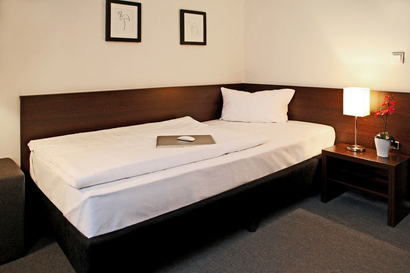 Lützow Hotel 3*
